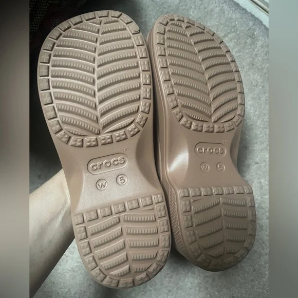 CROCS Brown Cross Strap Slides NWOT - Picture 7 of 7